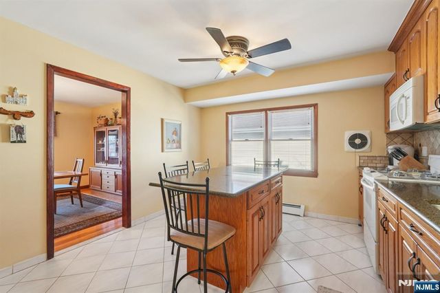 2 Ivy Lane, Wallington, NJ 07057