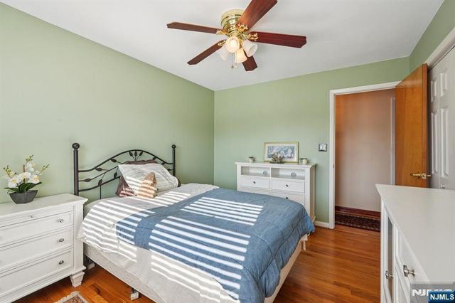 2 Ivy Lane, Wallington, NJ 07057