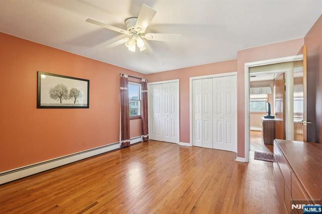 2 Ivy Lane, Wallington, NJ 07057