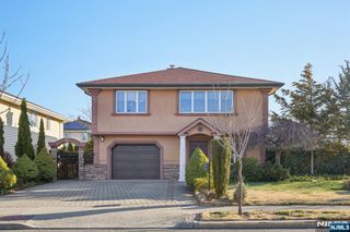 2 Ivy Lane, Wallington, NJ 07057