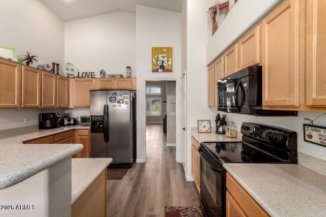 8642 W HARMONY Lane, Peoria, AZ 85382