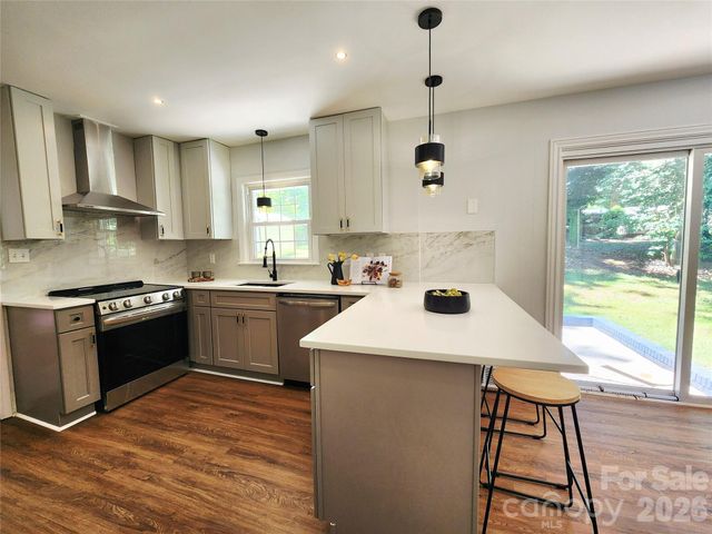 3528 Enfield Road, Charlotte, NC 28205