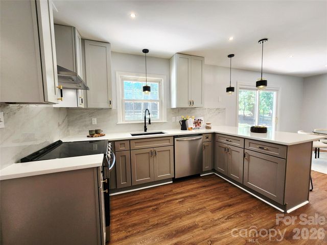 3528 Enfield Road, Charlotte, NC 28205