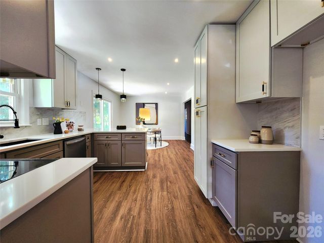 3528 Enfield Road, Charlotte, NC 28205