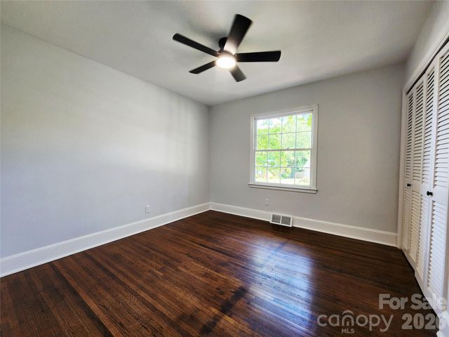 3528 Enfield Road, Charlotte, NC 28205
