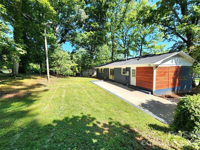 3528 Enfield Road, Charlotte, NC 28205