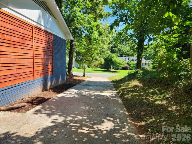 3528 Enfield Road, Charlotte, NC 28205
