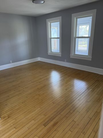 879 Conway Street, Saint Paul, MN 55106