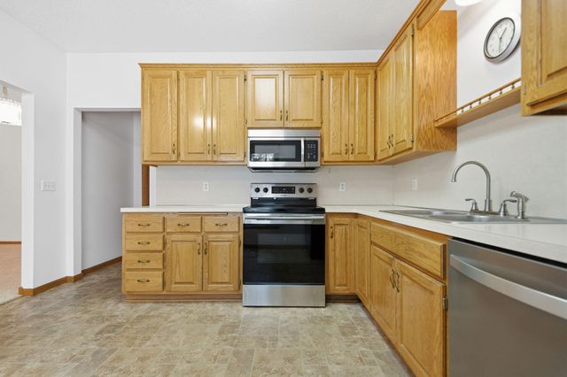 1467 119th Lane NE, Blaine, MN 55449