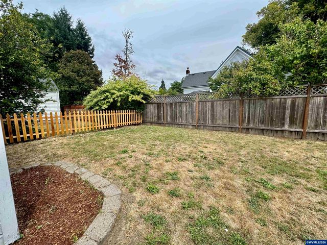 611 NW 11th St, Corvallis, OR 97330