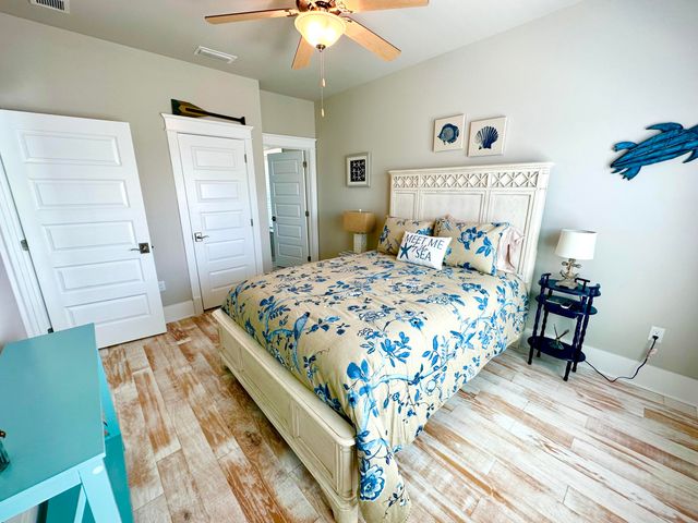 1422 Seaside Circle, Navarre, FL 32566