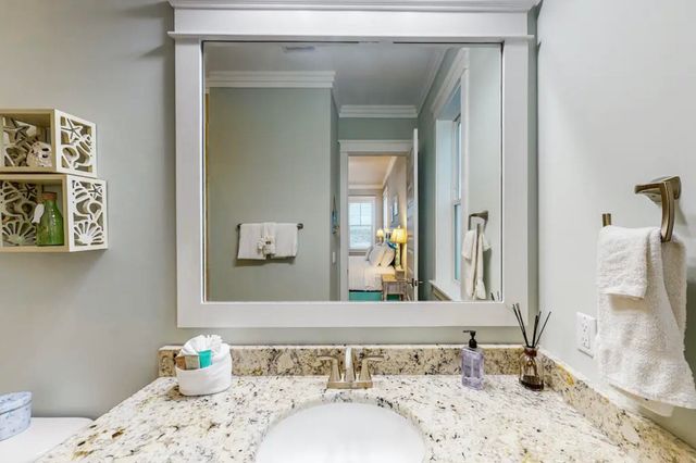 1422 Seaside Circle, Navarre, FL 32566