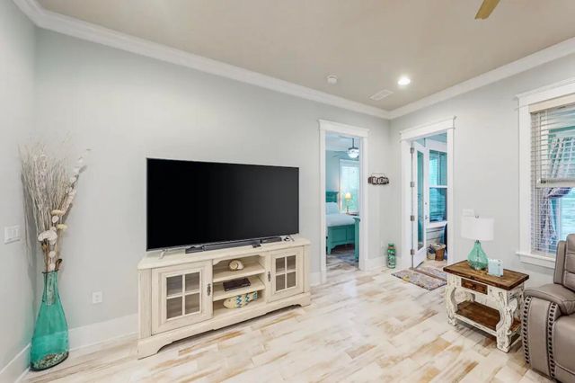 1422 Seaside Circle, Navarre, FL 32566