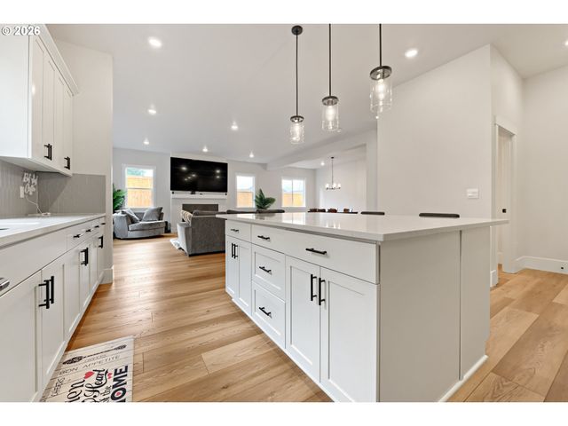 13998 Sw 165TH Ave, Tigard, OR 97223