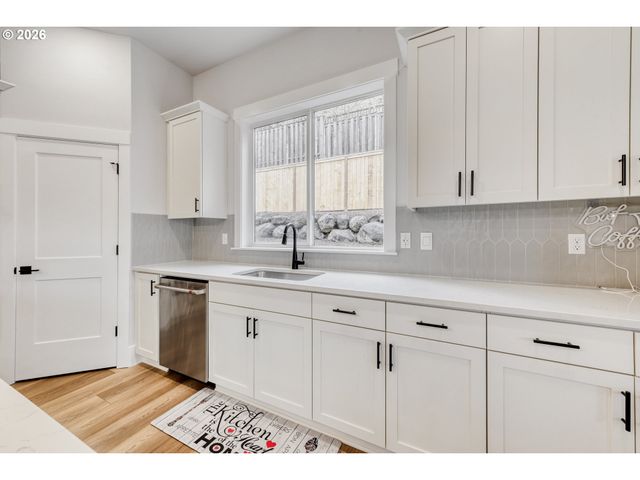 13998 Sw 165TH Ave, Tigard, OR 97223