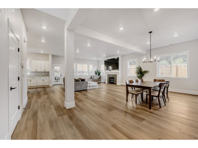 13998 Sw 165TH Ave, Tigard, OR 97223