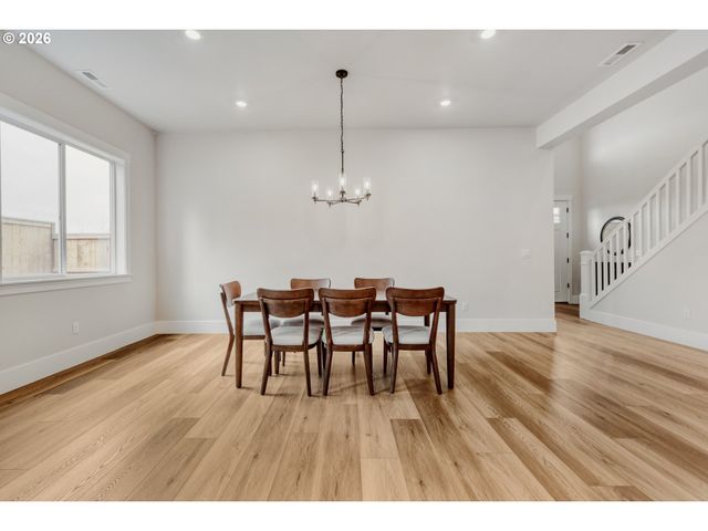 13998 Sw 165TH Ave, Tigard, OR 97223