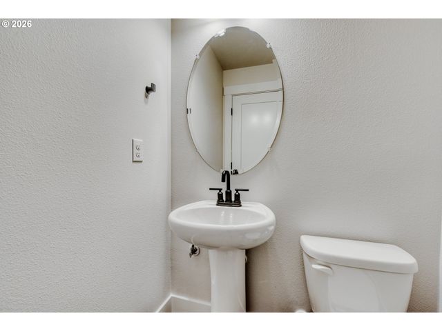 13998 Sw 165TH Ave, Tigard, OR 97223