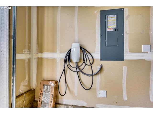 13998 Sw 165TH Ave, Tigard, OR 97223