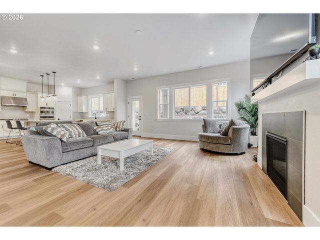 13998 Sw 165TH Ave, Tigard, OR 97223