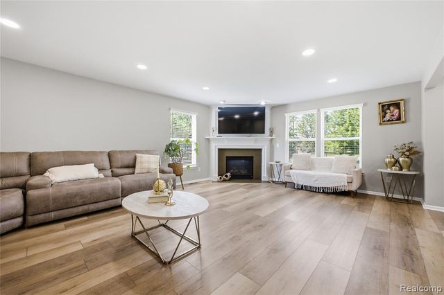 56291 Hastings Drive, Macomb, MI 48042