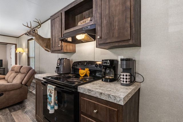 275 Bryan Street, Zavalla, TX 75980