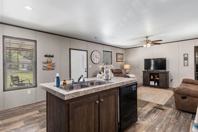 275 Bryan Street, Zavalla, TX 75980