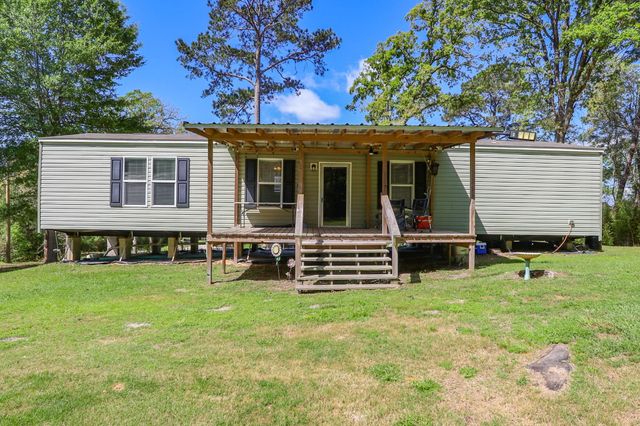 275 Bryan Street, Zavalla, TX 75980