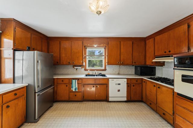 1281 Birch Street, Hugo, MN 55038