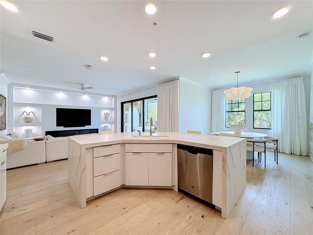 10051 CROOKED CREEK DRIVE 102, Venice, FL 34293