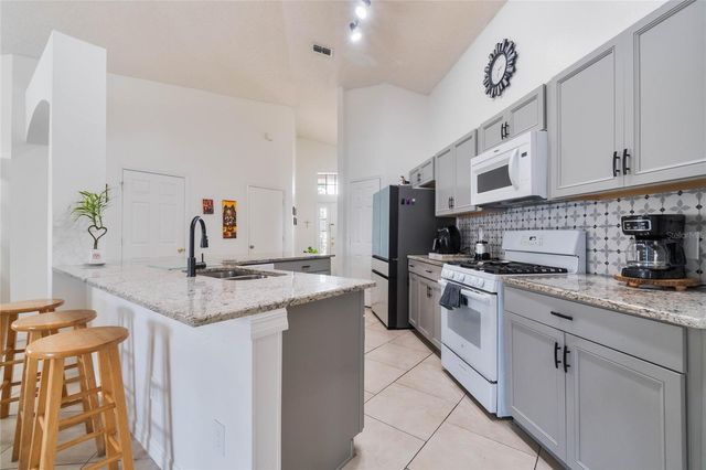 640 LADY DIANA DRIVE, Davenport, FL 33837