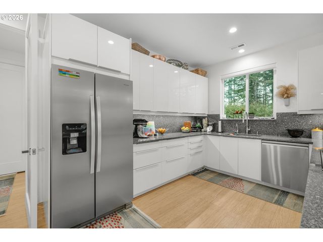88879 HIGHWAY 42 S, Bandon, OR 97411