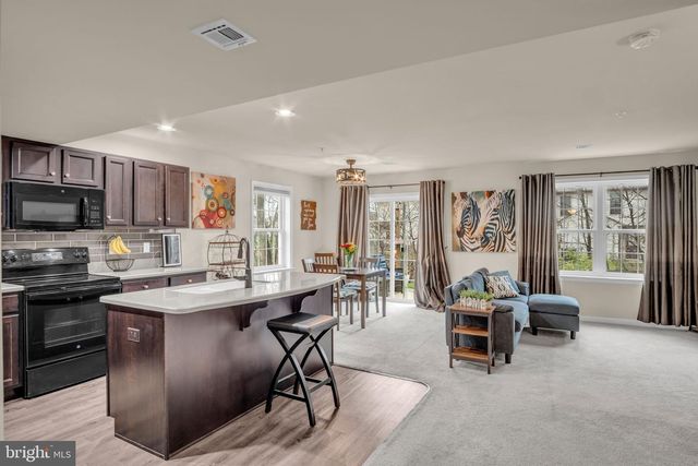 339 MELBOURNE LN, Mechanicsburg, PA 17055