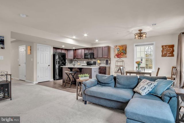 339 MELBOURNE LN, Mechanicsburg, PA 17055