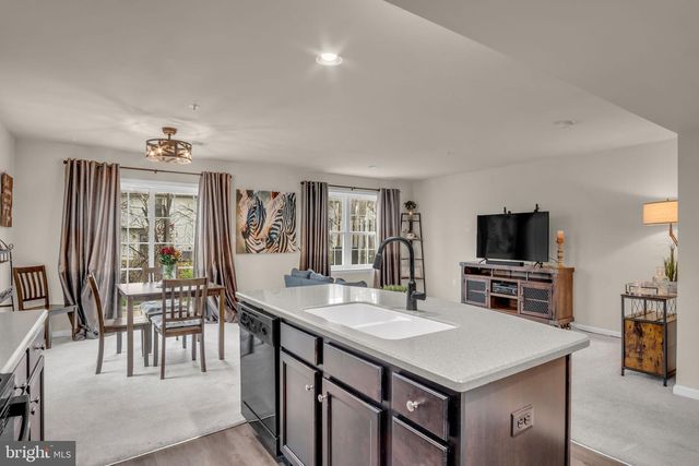 339 MELBOURNE LN, Mechanicsburg, PA 17055