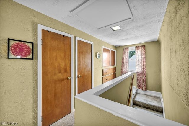 8006 Pinegrove Avenue, Parma, OH 44129