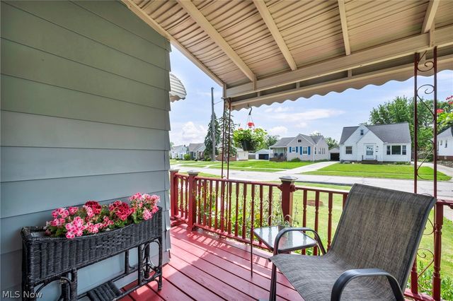 8006 Pinegrove Avenue, Parma, OH 44129