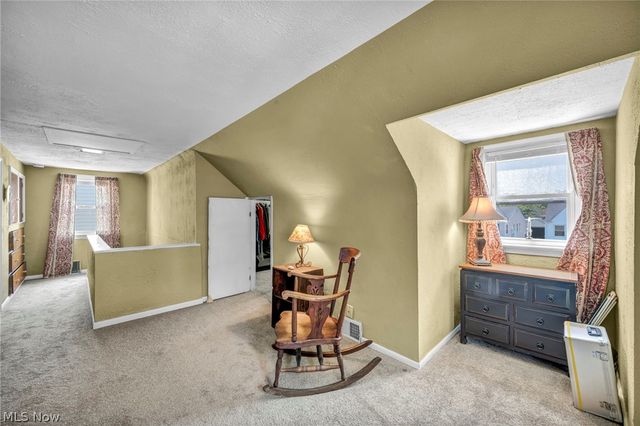 8006 Pinegrove Avenue, Parma, OH 44129