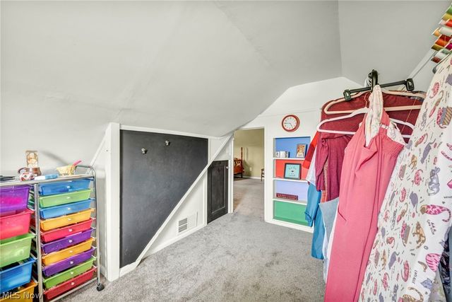 8006 Pinegrove Avenue, Parma, OH 44129