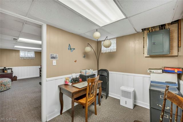 8006 Pinegrove Avenue, Parma, OH 44129