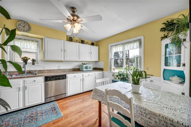 8006 Pinegrove Avenue, Parma, OH 44129