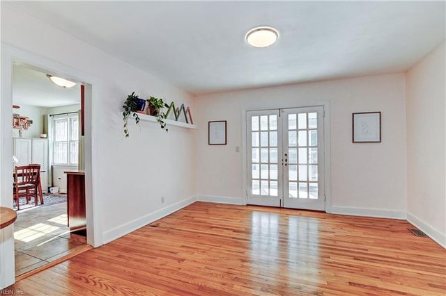 409 Kingsley LN, Norfolk, VA 23505