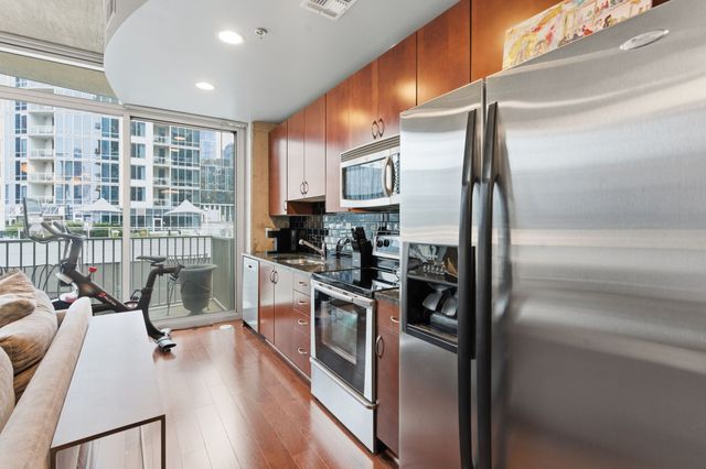 301 Demonbreun St Unit 907, Nashville, TN 37201