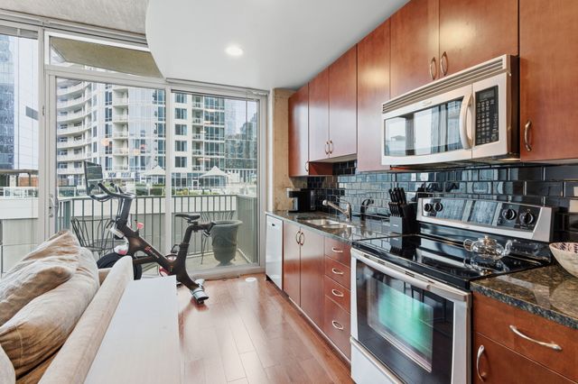 301 Demonbreun St Unit 907, Nashville, TN 37201