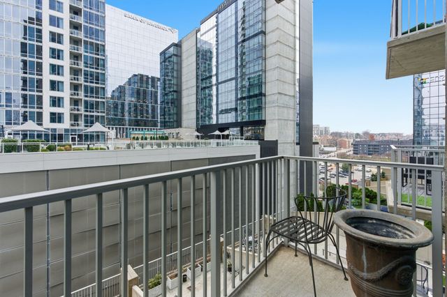 301 Demonbreun St Unit 907, Nashville, TN 37201