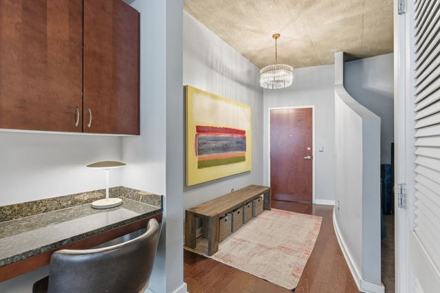 301 Demonbreun St Unit 907, Nashville, TN 37201