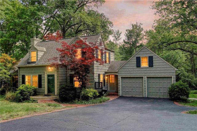 3701 Shawnee Mission Parkway, Fairway, KS 66205