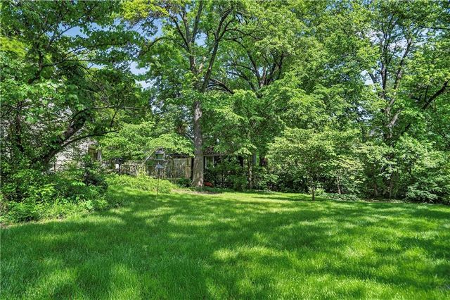 3701 Shawnee Mission Parkway, Fairway, KS 66205