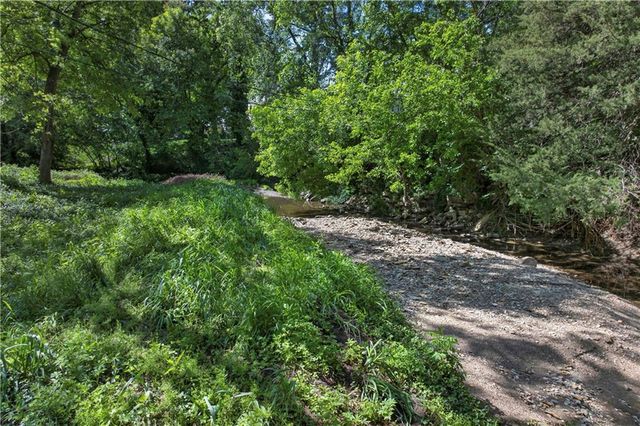 3701 Shawnee Mission Parkway, Fairway, KS 66205