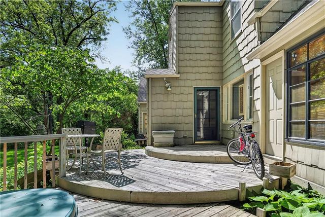 3701 Shawnee Mission Parkway, Fairway, KS 66205